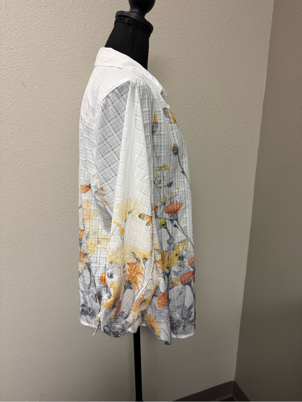 Alfred Dunner Floral Butterfly Button Shirt Large White Roll Tab Blouse EUC - Picture 7 of 10